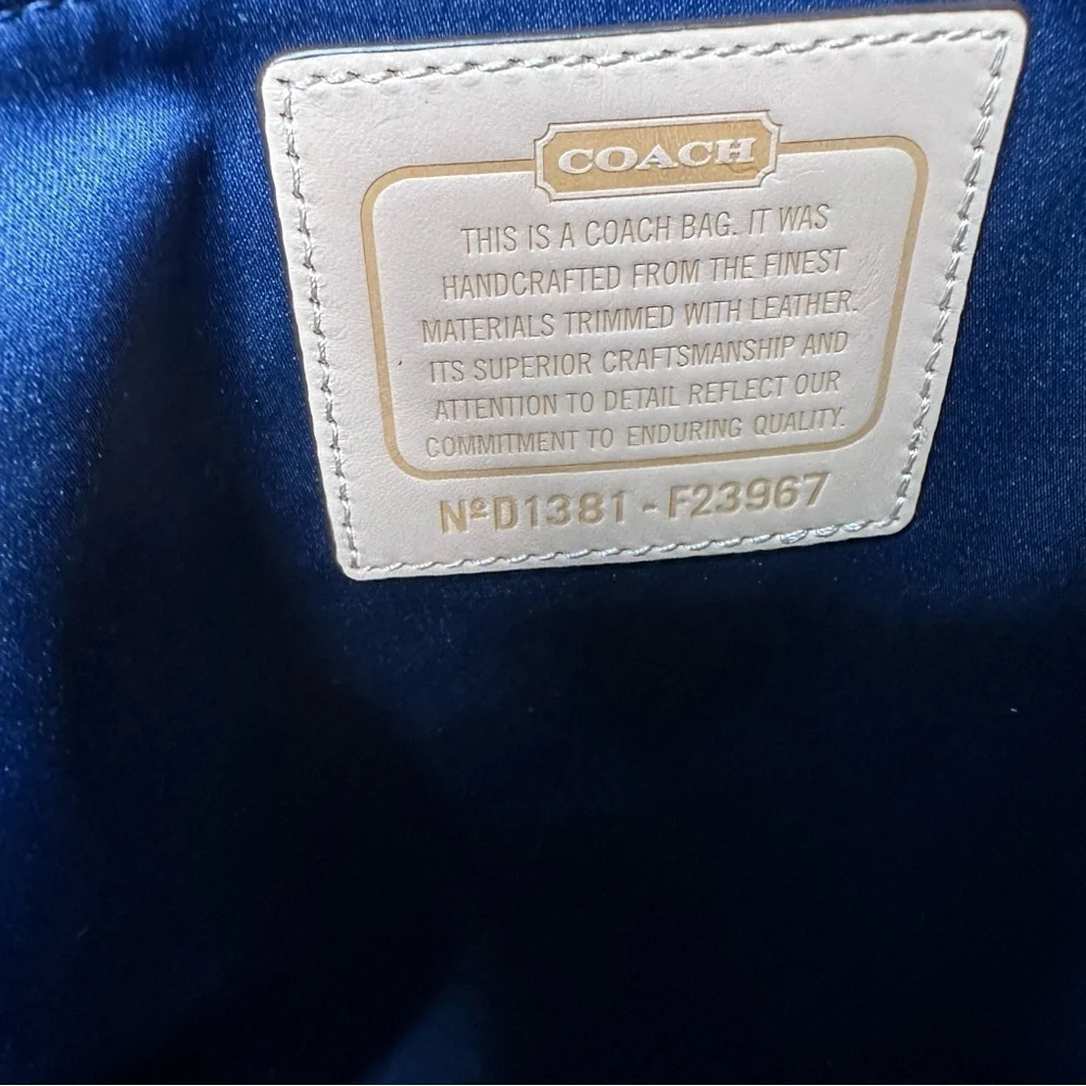 COACH Daisy Patchwork Emma Blue & White Tote w/ Matching Wallet - Picture 6 of 15